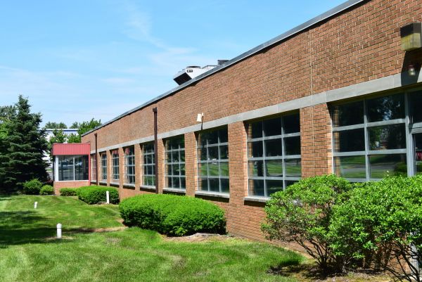 Corporate Lawn Maintenance in Bentonville